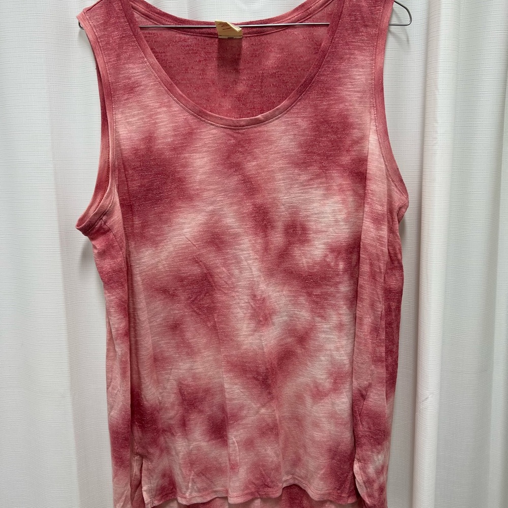 NWOT Tie-Dye Sleeveless Top - Red